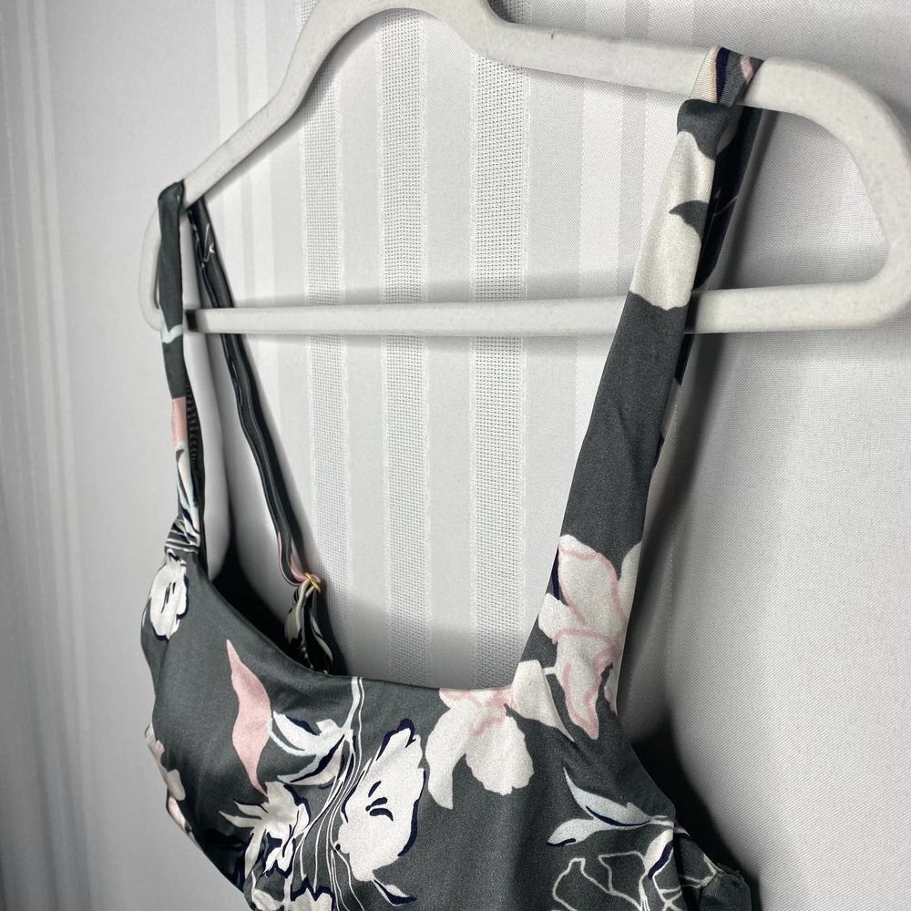 Athleta Aqualuxe Floral Wildflower Adjustable Bra-Sized Bikini Top 36B/C Gray - Picture 4 of 12